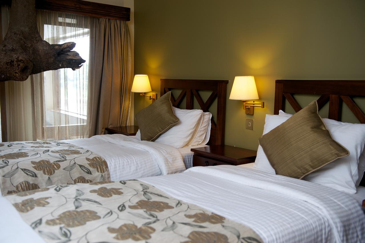 Treetops Mweiga Oda fotoğraf